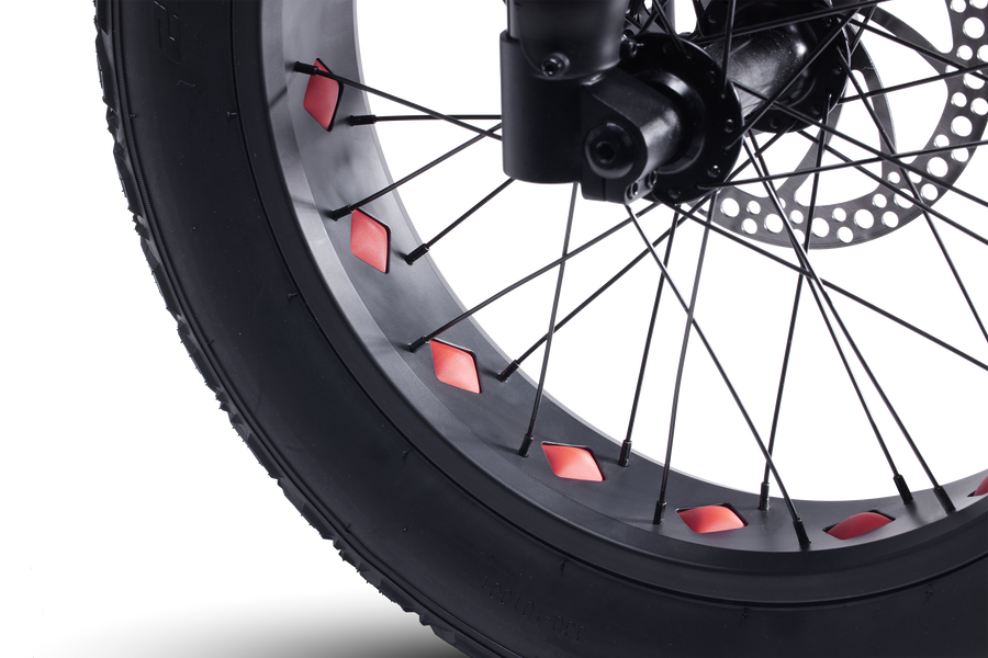 Brat Wheel Liner in Red